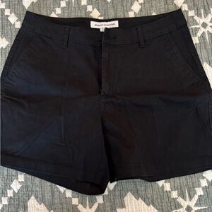 Amazon Essentials Women's Classic Black Bermudas